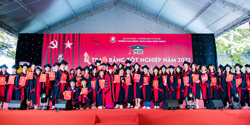 Lễ Trao bằng tốt nghiệp Trường Cao Đẳng Y Khoa Phạm Ngọc Thạch năm 2023