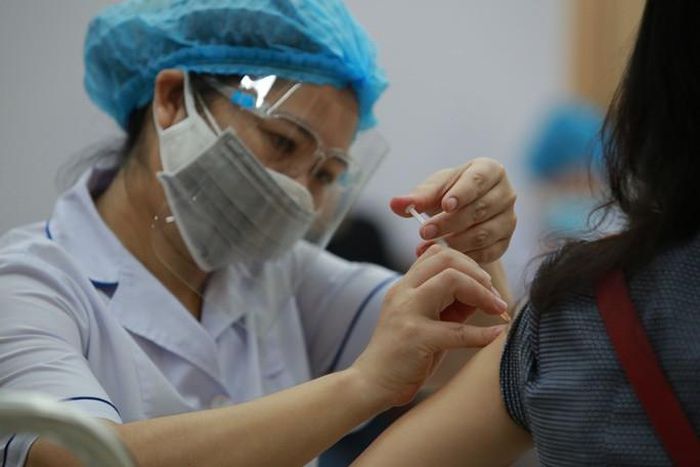Bộ Y tế yêu cầu đẩy nhanh tốc độ tiêm vắc-xin Covid-19