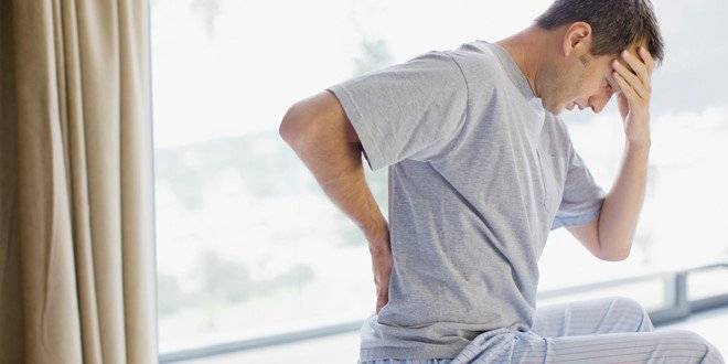 Sỏi thận gây đau lưng, đau bụng và mệt mỏi