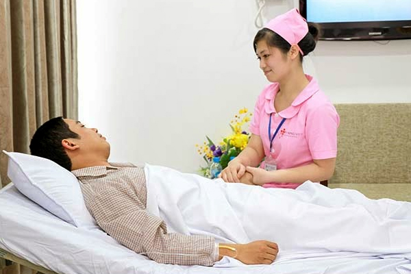 Con gái hay con trai nên học Cao đẳng Điều dưỡng? 2