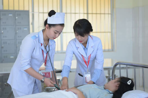 Học Y sĩ đa khoa hệ Cao đẳng tại trường Cao đẳng Công nghệ Y – Dược Việt Nam 