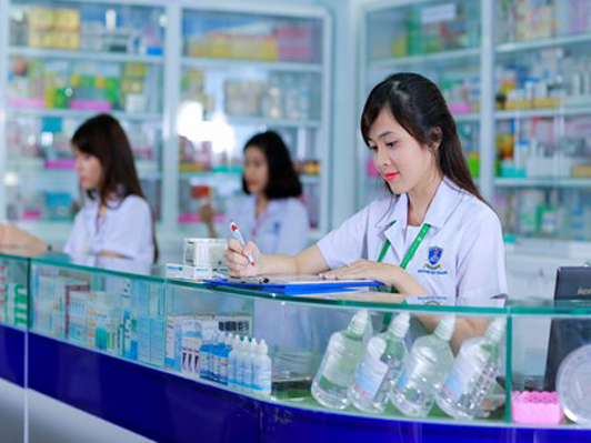 Có khả năng tư duy sáng tạo, phân tích nhanh là một trong các kỹ năng cần có của dược sĩ