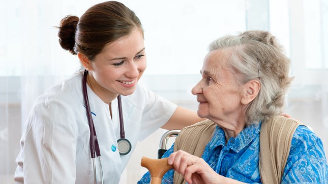 Điều dưỡng chăm sóc người cao tuổi là gì?