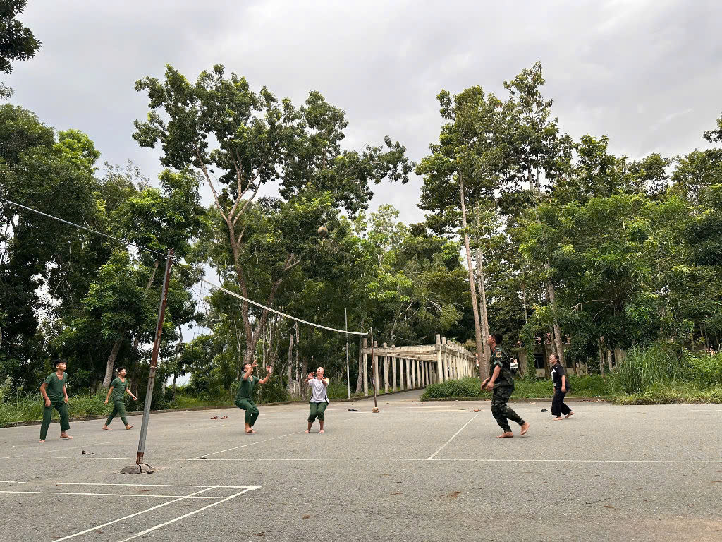 CBKer tham gia hoạt động thể thao sau thời gian học
