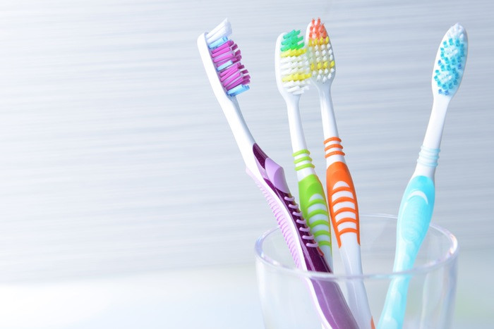 Sử dụng bàn chải đánh răng quá lâu