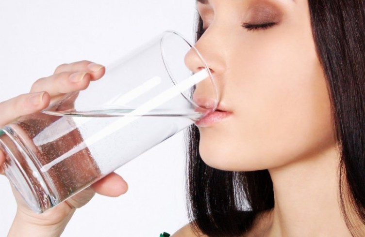 Ngại uống nước là thói quen có hại cho sức khỏe
