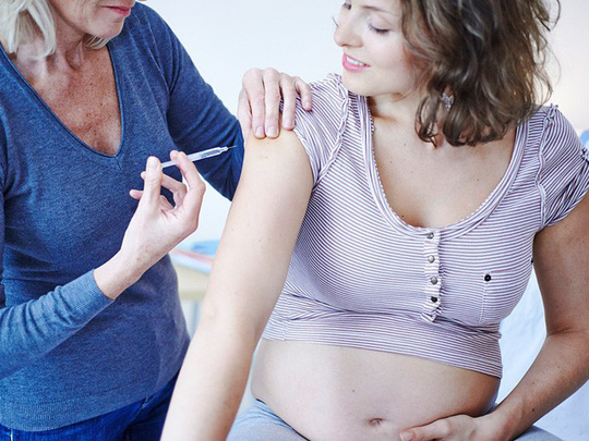 Phụ nữ mang thai có nên tiêm vacxin cúm không? 