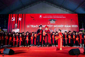Lễ trao bằng tốt nghiệp K12 Trường Cao đẳng Y khoa Phạm Ngọc Thạch