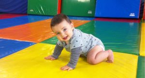 Trẻ lắc đầu khi ngủ có sao không? Bố mẹ nên làm gì để khắc phục hiện tượng này?