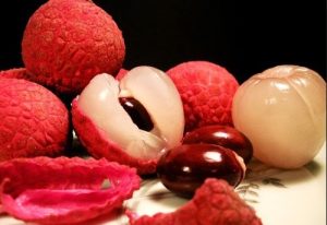 Quả vải có tác dụng gì? Ăn nhiều vải có tốt không?