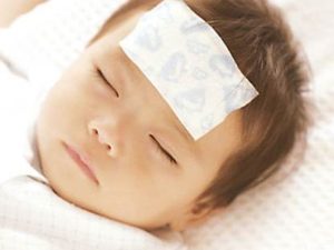 Miếng hạ sốt cho bé có tốt không? Có nên sử dụng không?