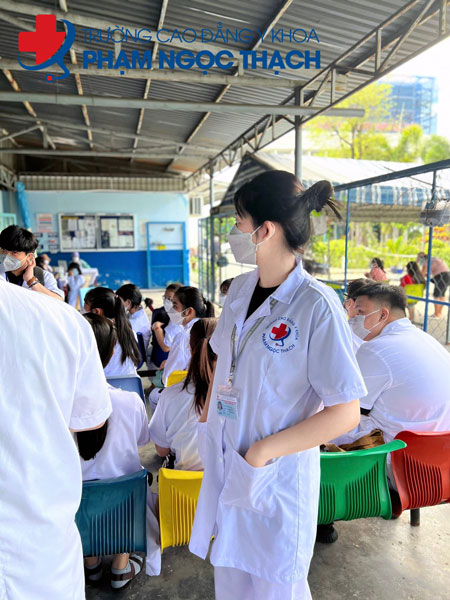 Sinh vi&ecirc;n kh&oacute;a Cao đẳng Y Khoa Phạm Ngọc Thạch cuối đi thực tập