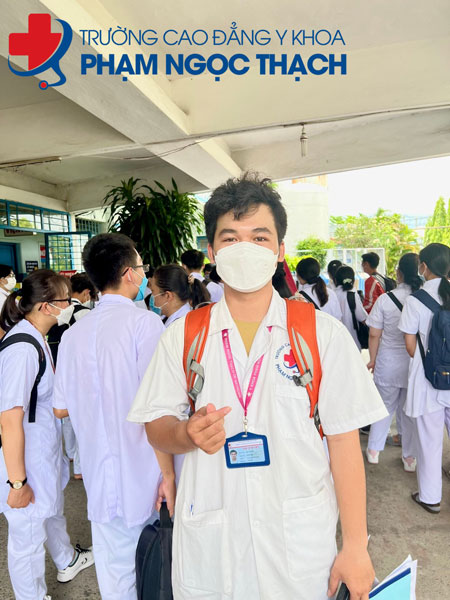 Sinh vi&ecirc;n đi thực tập tại cơ sở Y tế