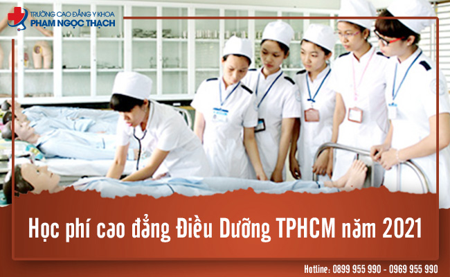 Điều dưỡng viên chăm sóc bệnh nhân sau mổ ruột thừa