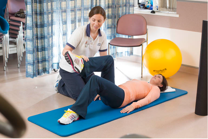 Thực hiện kỹ thuật phục hồi chức năng g&atilde;y li&ecirc;n mẫu xương