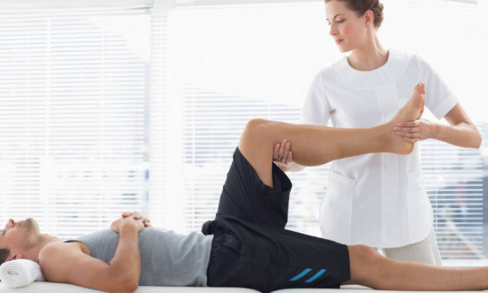 Phục hồi chức năng cứng khớp gối an to&agrave;n, hiệu quả