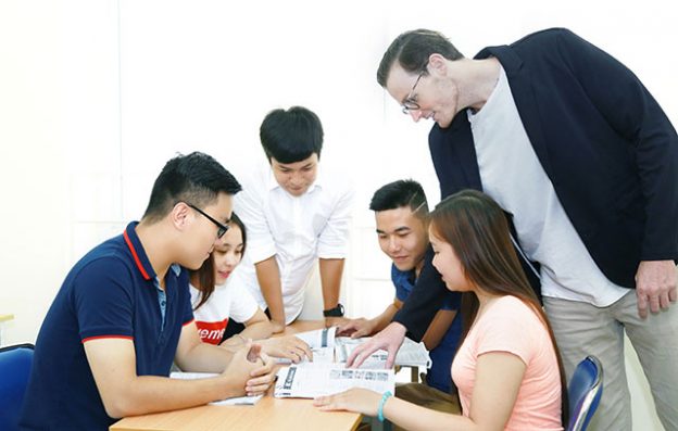 Có nên học ngành Ngôn ngữ Anh không?