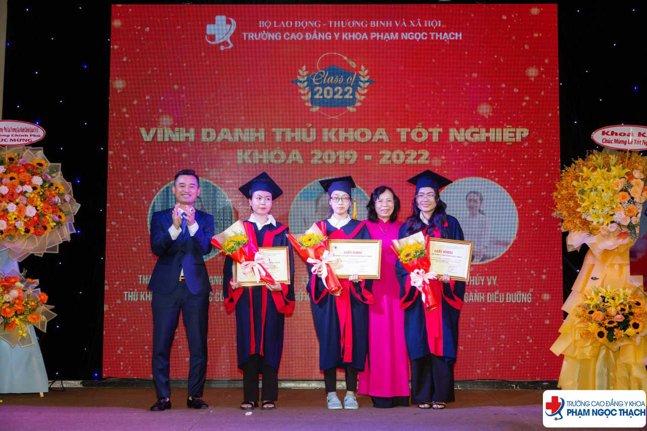 Lễ tốt nghiệp Cao đẳng Y Khoa Phạm Ngọc Thạch