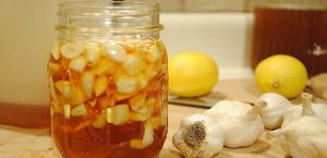 Tỏi ngâm mật ong có tác dụng gì? Uống vào lúc nào tốt nhất?