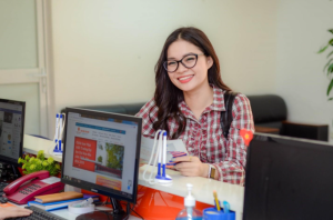 Con gái có nên học ngành truyền thông đa phương tiện không?