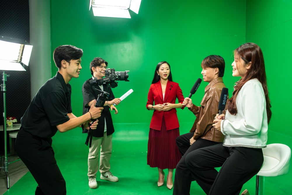 Truyền th&ocirc;ng đa phương tiện l&agrave; một ng&agrave;nh được nhiều bạn trẻ y&ecirc;u th&iacute;ch