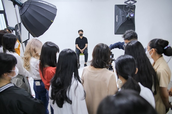 Sinh vi&ecirc;n ng&agrave;nh Truyền th&ocirc;ng đa phương tiện được đ&agrave;o tạo đầy đủ kiến thức v&agrave; kỹ năng