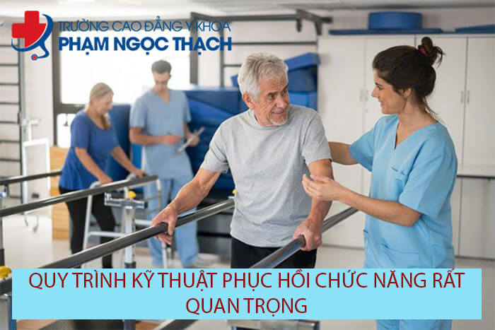 Trực ti&ecirc;́p t&acirc;̣p cho b&ecirc;̣nh nh&acirc;n hoặc hướng d&acirc;̃n b&ecirc;̣nh nh&acirc;n