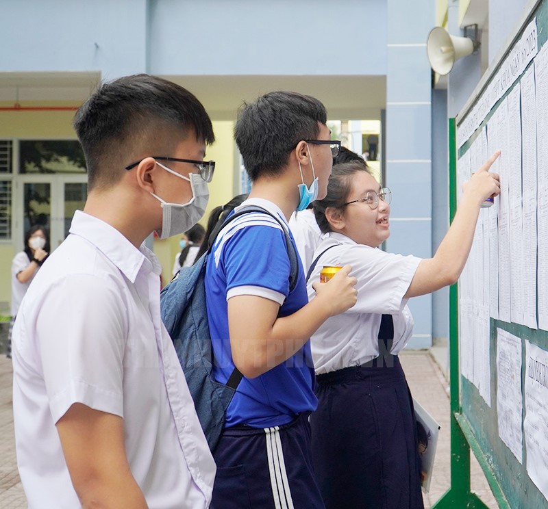 c&aacute;c ng&agrave;nh hot c&oacute; điểm chuẩn tăng