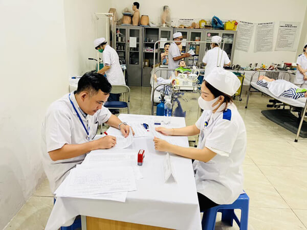 Sinh vi&ecirc;n K12 trường Cao Đẳng Y Khoa Phạm Ngọc Thạch&nbsp;thi tốt nghiệp