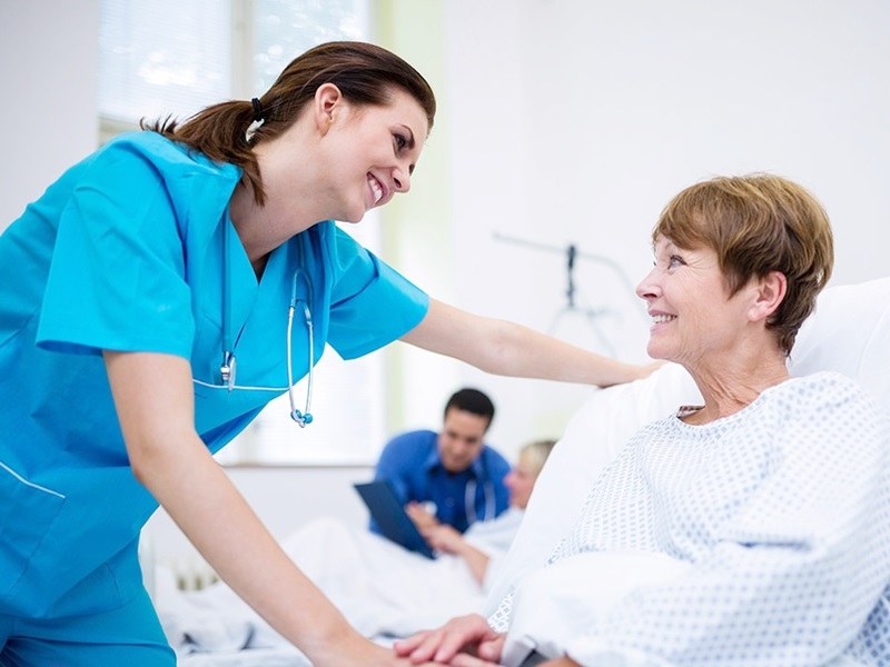 Nhiệm vụ của điều dưỡng chăm s&oacute;c, động vi&ecirc;n tinh thần người bệnh