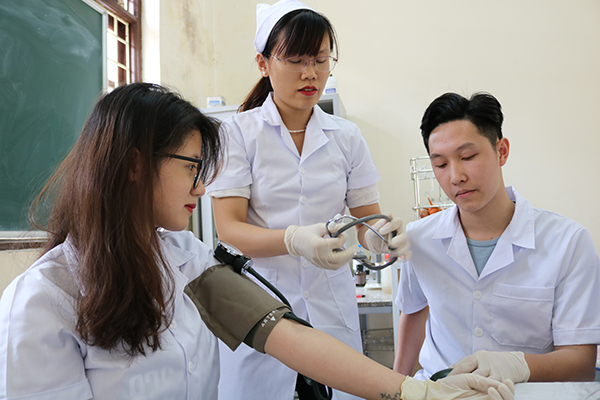 Thực hiện ước mơ ng&agrave;nh y dược tại Trường Cao đẳng Y khoa Phạm Ngọc Thạch