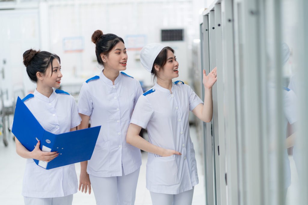 Từ điều dưỡng học lên bác sĩ mất bao lâu?