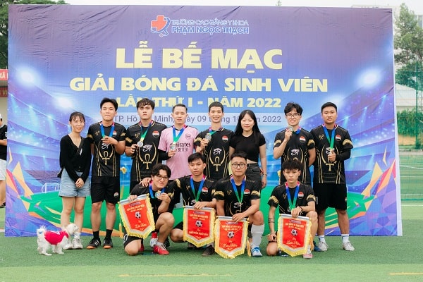 Lễ bế mạc giải b&oacute;ng đ&aacute; sinh vi&ecirc;n Nam