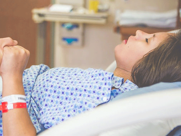 Lưu ý khi chăm sóc sản phụ sau sinh mổ