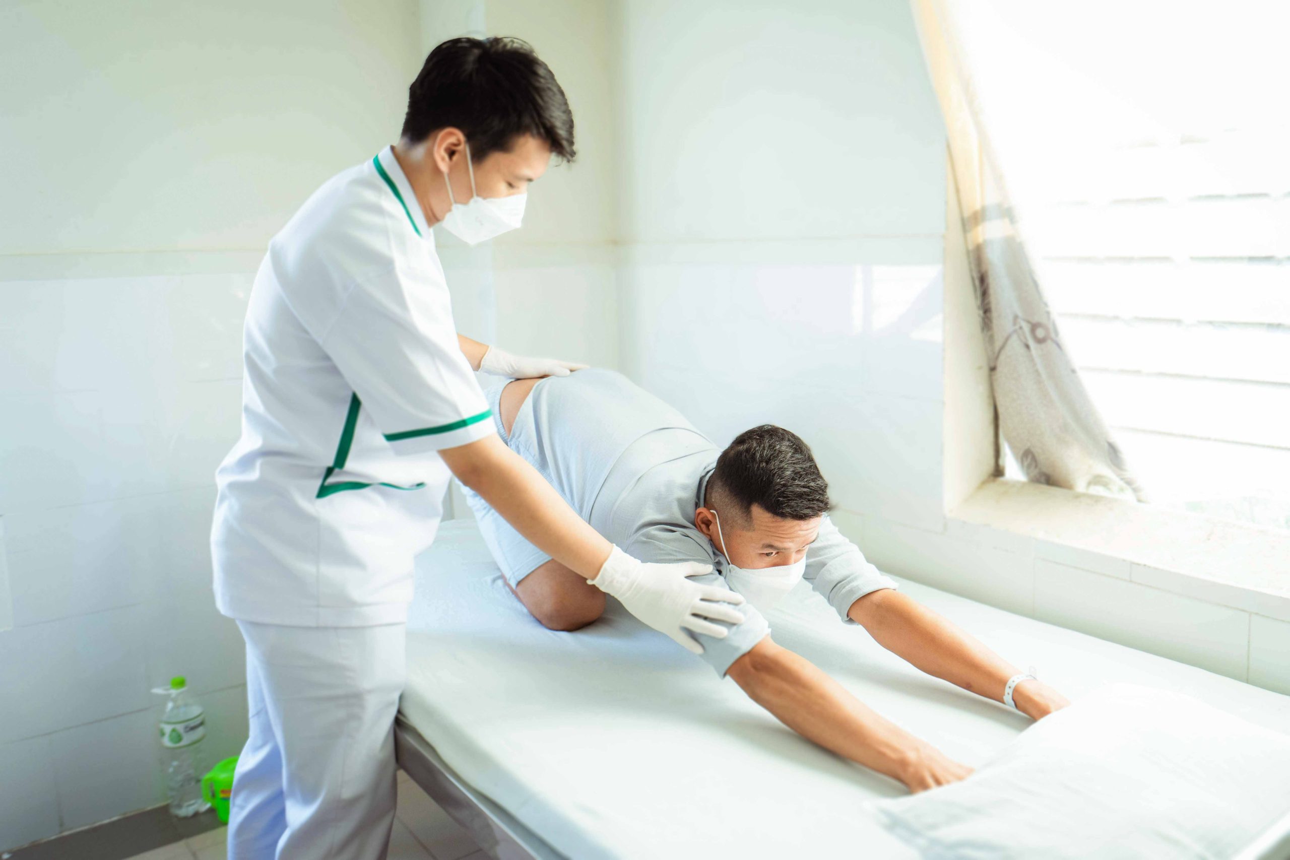 Chữa tho&aacute;t vị đĩa đệm bằng Y học cổ truyền an to&agrave;n, l&agrave;nh t&iacute;nh, kh&ocirc;ng g&acirc;y t&aacute;c dụng phụ