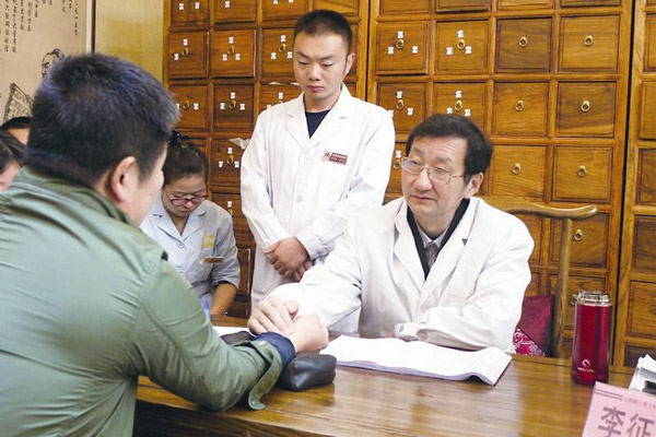 Học bác sĩ Y học cổ truyền mất bao lâu?