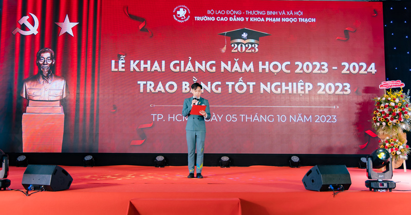 MC dẫn chương tr&igrave;nh trong Lễ khai giảng năm học mới 2023 - 2024