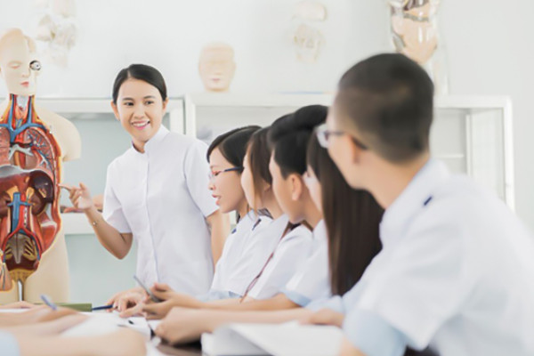 Thực trạng ngành Điều Dưỡng hiện nay tại Việt Nam