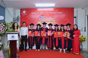 Nhà trường tổ chức lễ tốt nghiệp sinh viên Trung cấp Y học cổ truyền niên khoa 2019 – 2021