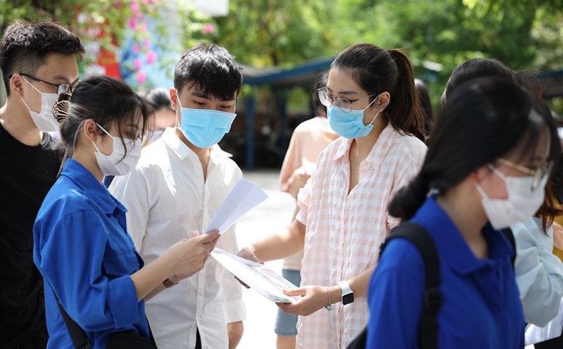 Hồ sơ x&eacute;t tuyển đại học gồm những g&igrave;?