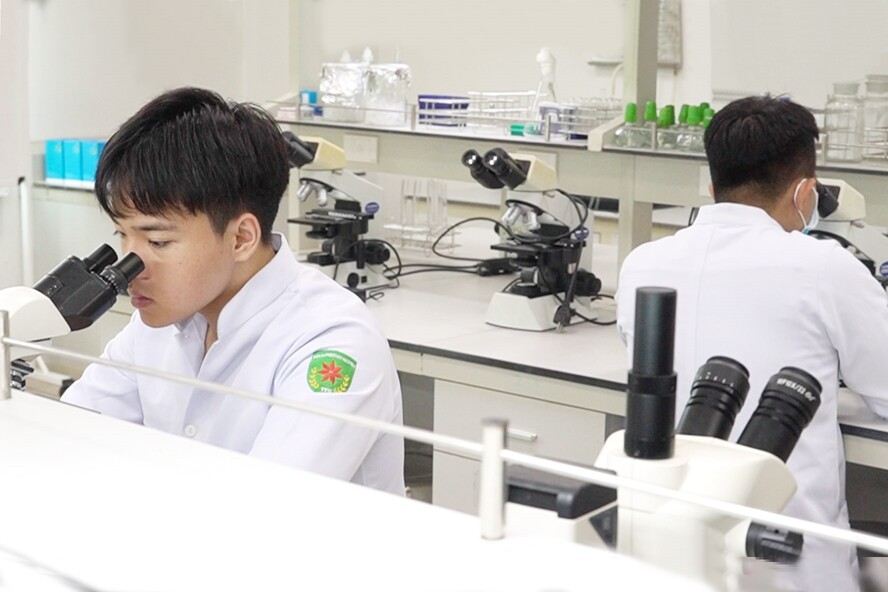 Nganh-Xet-nghiem-y-hoc-co-tuong-lai-khong