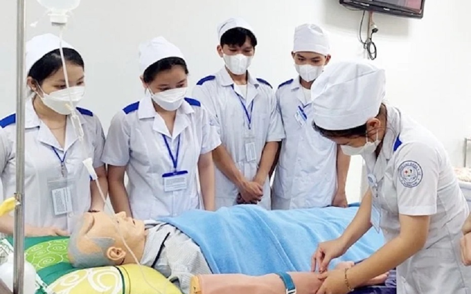 Sinh vi&ecirc;n ng&agrave;nh Y sẽ được trang bị đầy đủ kiến thức v&agrave; kỹ năng chuy&ecirc;n m&ocirc;n để l&agrave;m tốt c&ocirc;ng việc sau khi ra trường