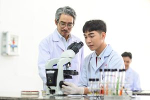 Mức lương của ngành Xét nghiệm Y học hiện nay