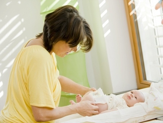 Nguy&ecirc;n nh&acirc;n đi ngo&agrave;i ở trẻ sơ sinh