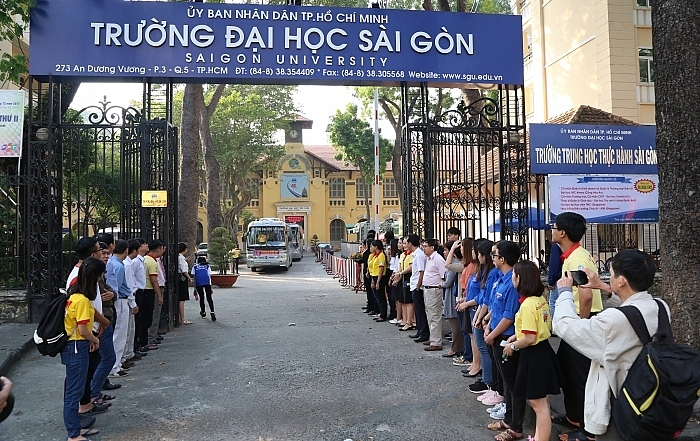 Đại học S&agrave;i G&ograve;n