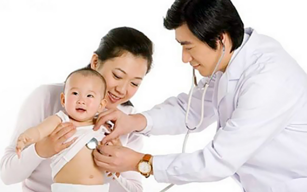 Cần đưa trẻ đi khám ngay khi phát hiện trẻ bị ốm