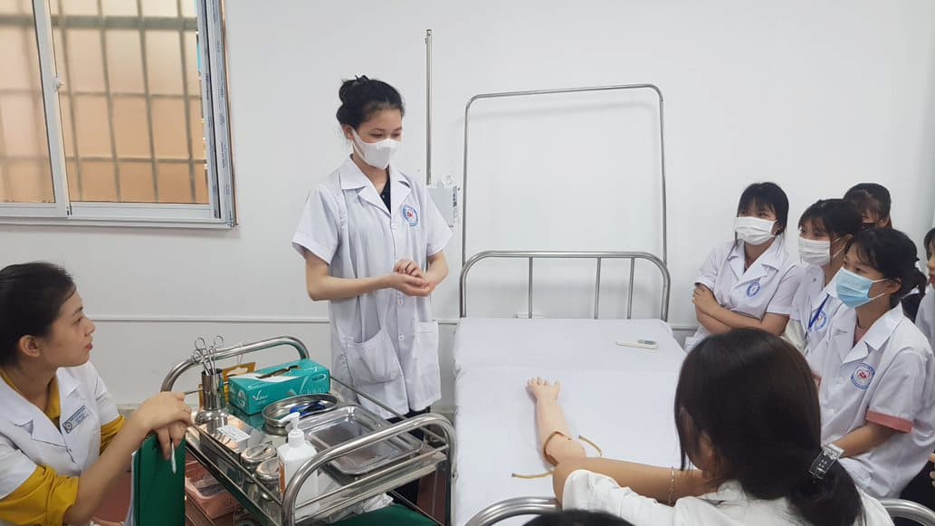 Để theo đuổi ng&agrave;nh y&ecirc;u cầu c&aacute;c bạn th&iacute; sinh cần phải sở hữu sức khỏe tốt