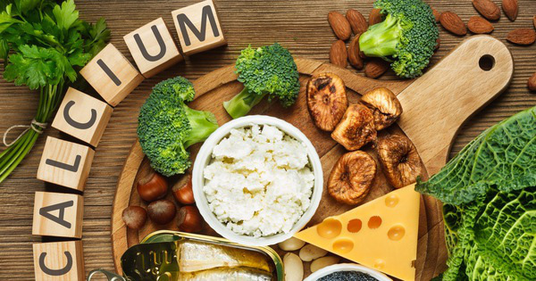 H&atilde;y bổ sung canxi qua đa dạng c&aacute;c loại thực phẩm, ở cả thể rắn lẫn lỏng gi&uacute;p cơ thể hấp thu to&agrave;n diện hơn