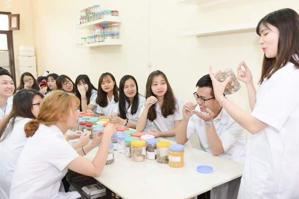 Đăng k&yacute; ng&agrave;nh Y dược th&iacute; sinh c&oacute; thể đăng k&yacute; khối D07