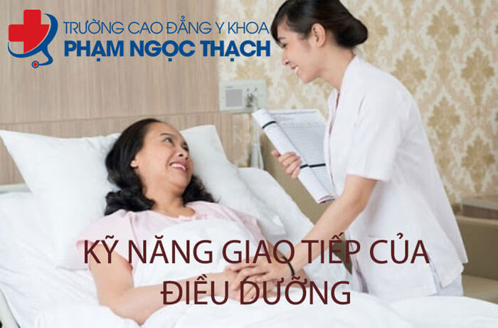 Lu&ocirc;n lu&ocirc;n lắng nghe l&agrave; một trong những kỹ năng giao tiếp của Điều dưỡng vi&ecirc;n